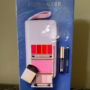 ESTEE LAUDER MAKE UP KIT
